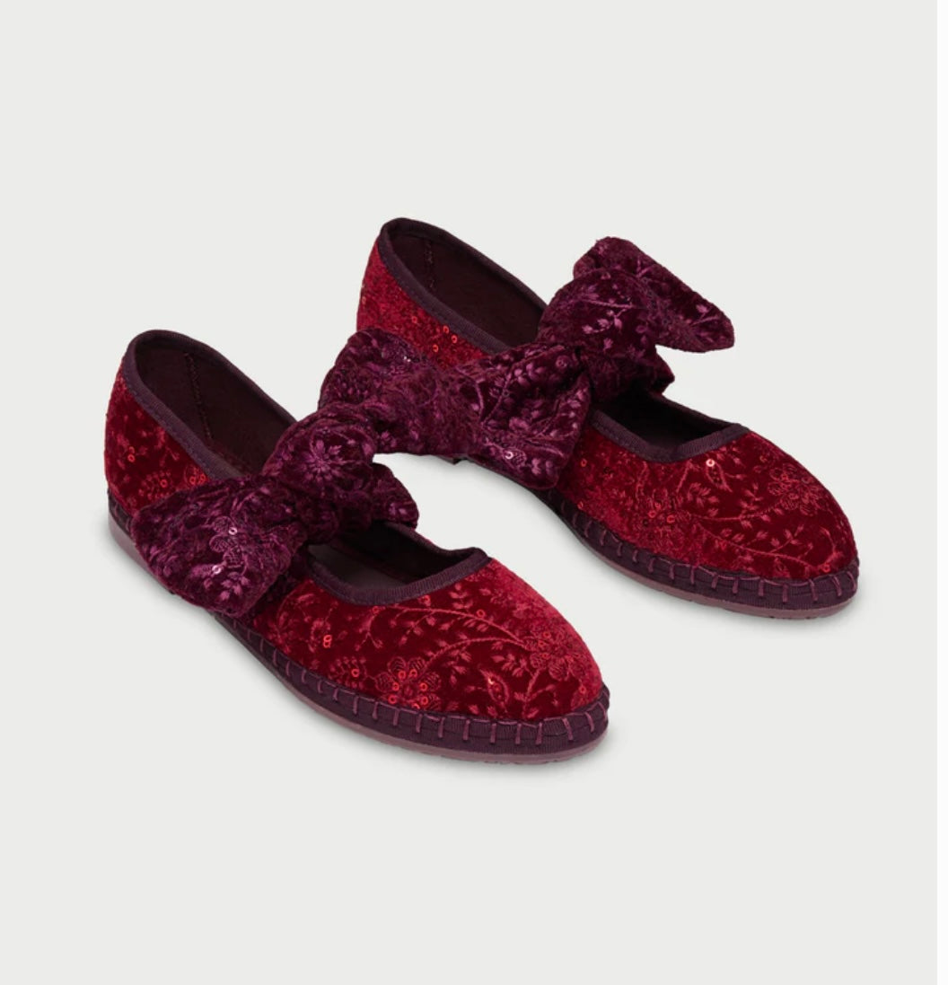 Lyra Silva burgundy