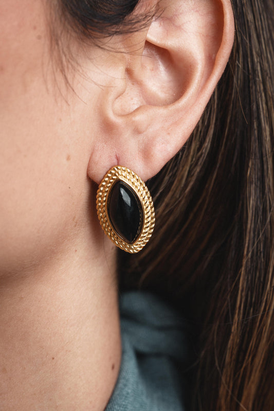 Vintage black earring
